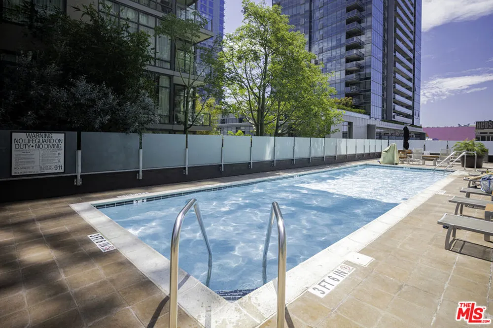 1111 S Grand Avenue #706 Los Angeles, CA 90015