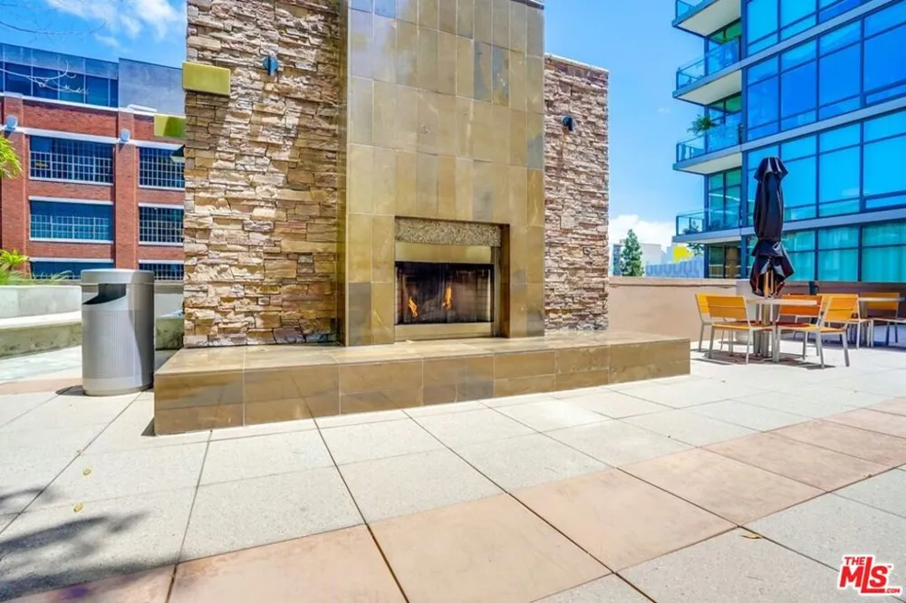 1111 S Grand Avenue #706 Los Angeles, CA 90015