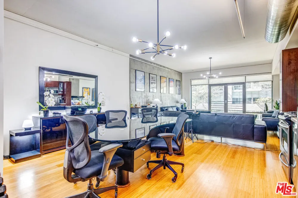 1111 S Grand Avenue #706 Los Angeles, CA 90015