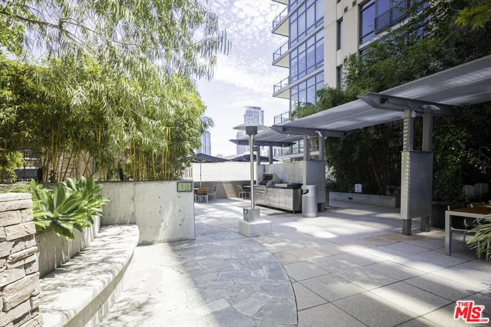 1111 S Grand Avenue #706 Los Angeles, CA 90015