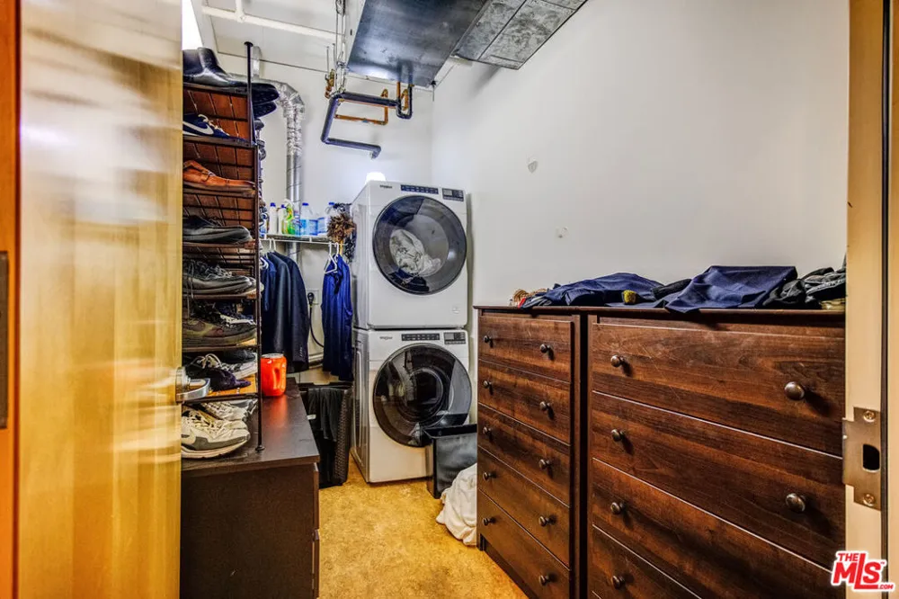 1111 S Grand Avenue #706 Los Angeles, CA 90015