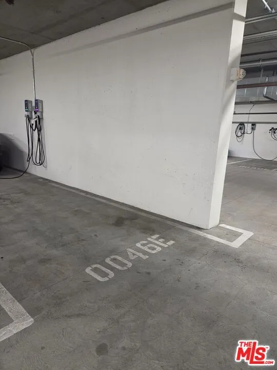 1111 S Grand Avenue #706 Los Angeles, CA 90015