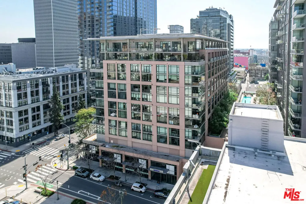 1111 S Grand Avenue #706 Los Angeles, CA 90015