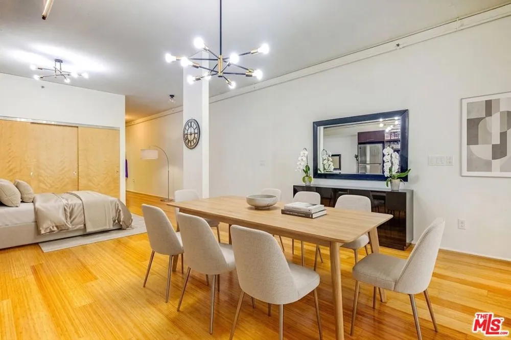 1111 S Grand Avenue #706 Los Angeles, CA 90015