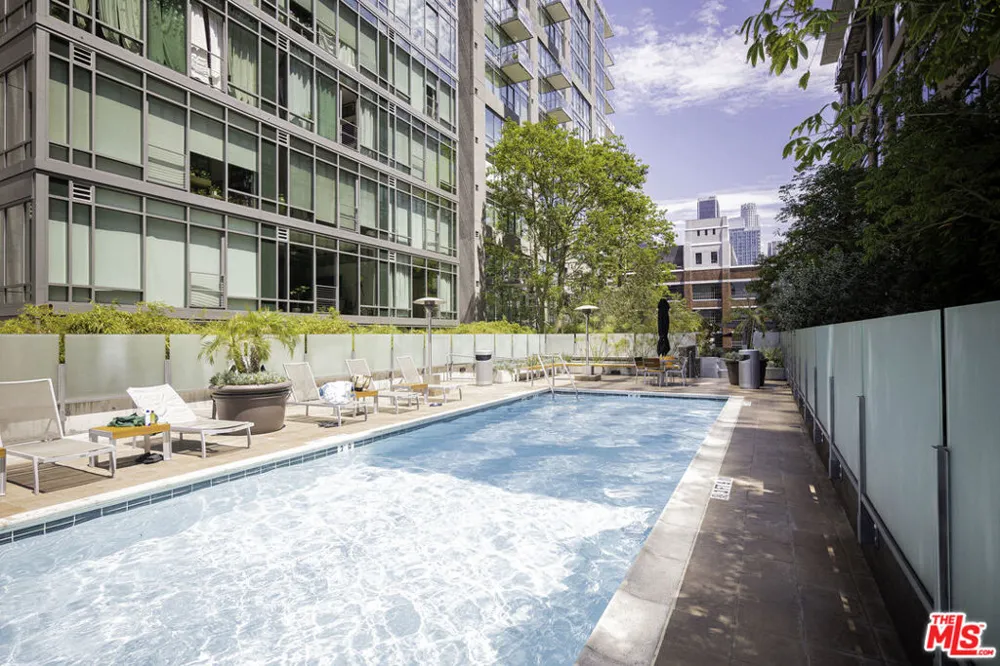 1111 S Grand Avenue #706 Los Angeles, CA 90015