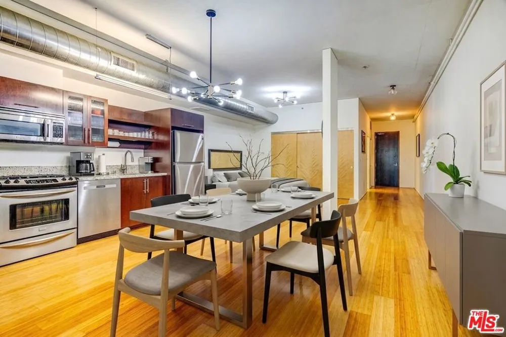 1111 S Grand Avenue #706 Los Angeles, CA 90015