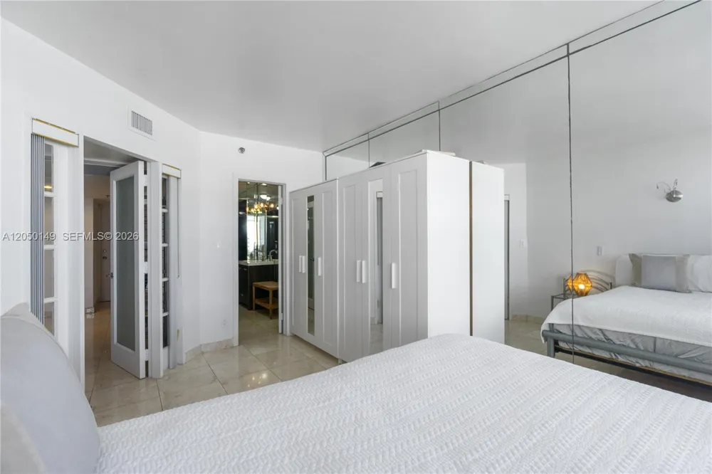 100 Lincoln Rd #1020 Miami Beach, FL 33139