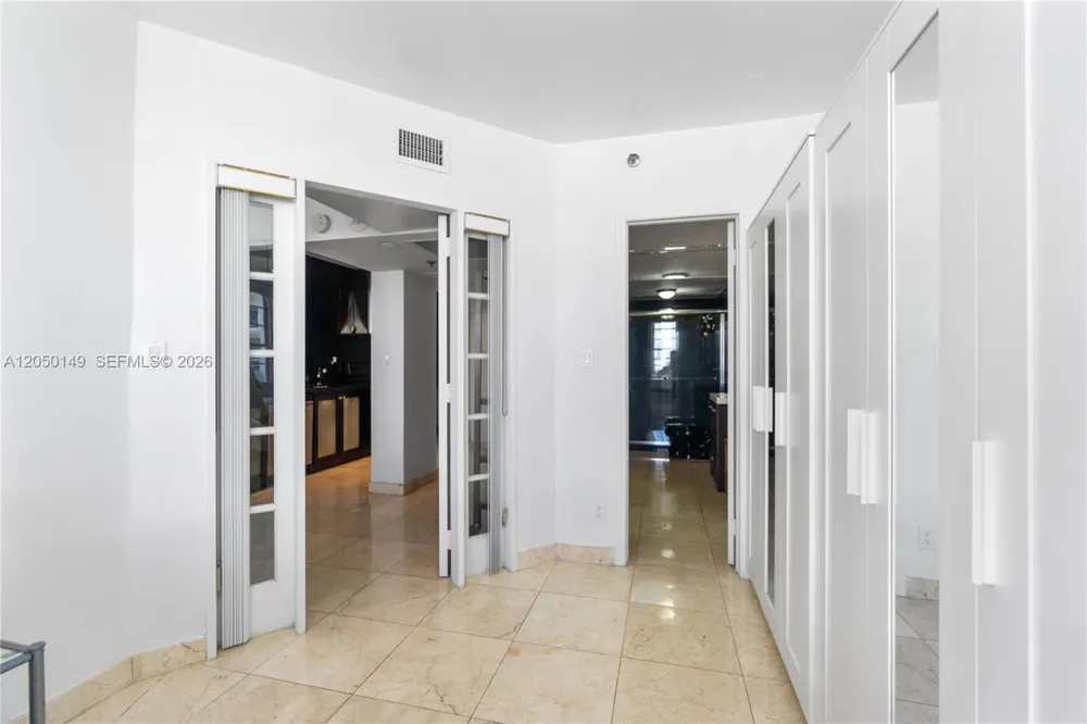 100 Lincoln Rd #1020 Miami Beach, FL 33139