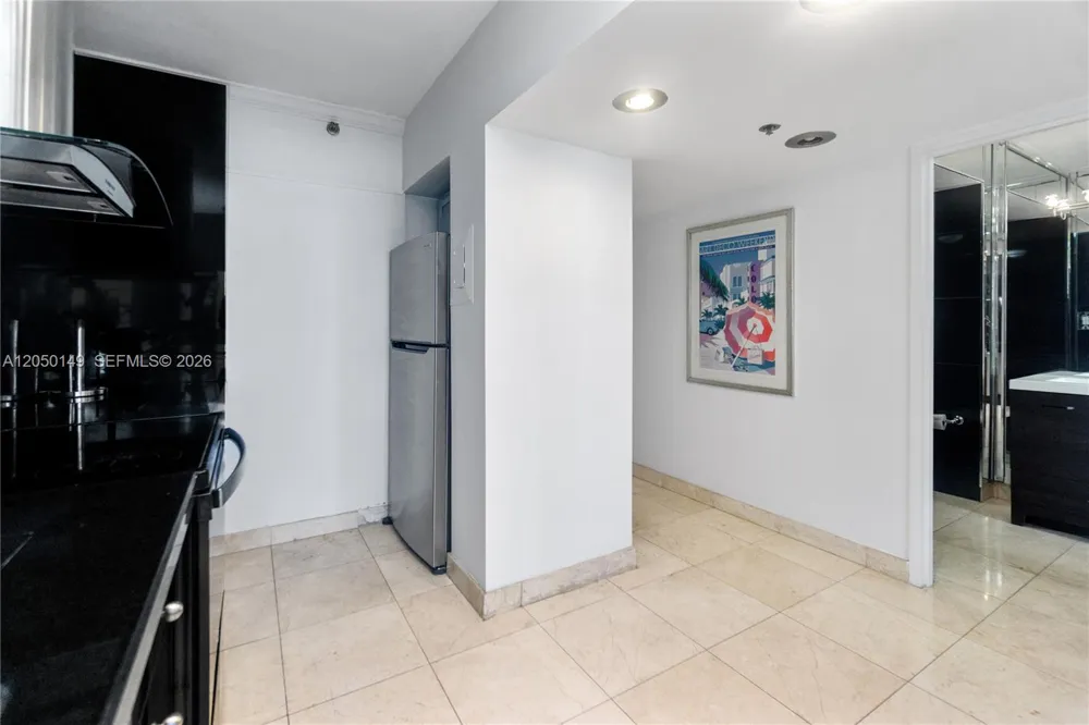 100 Lincoln Rd #1020 Miami Beach, FL 33139