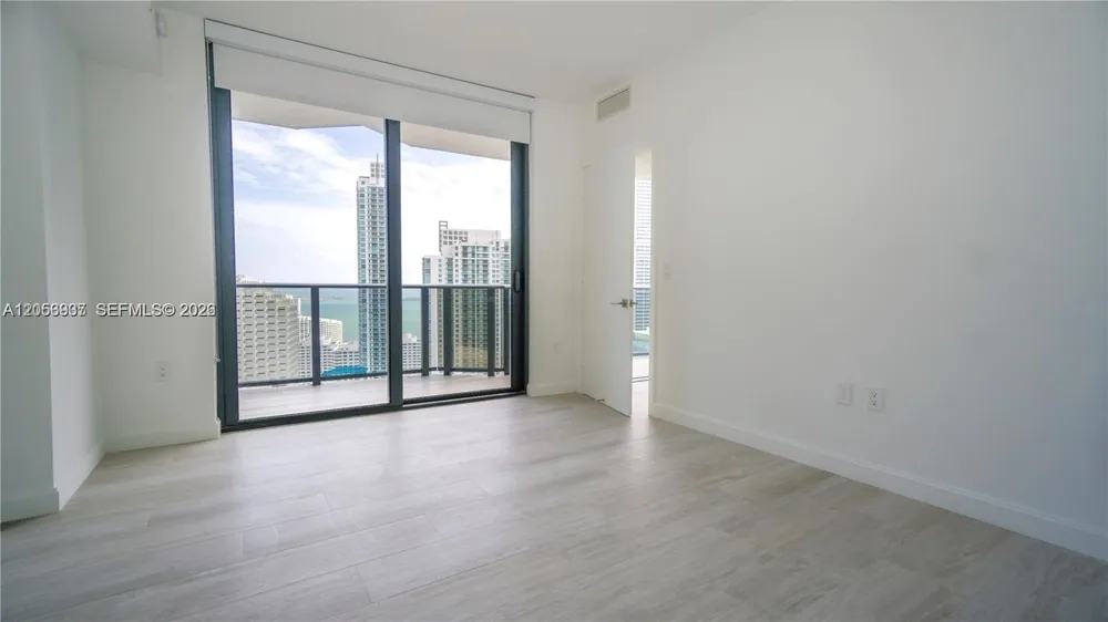 45 SW 9th St #3303 Miami, FL 33130