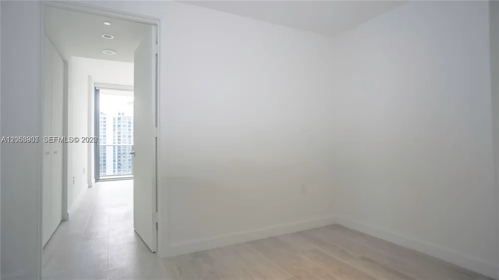 45 SW 9th St #3303 Miami, FL 33130