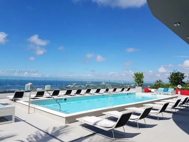 45 SW 9th St #3303 Miami, FL 33130