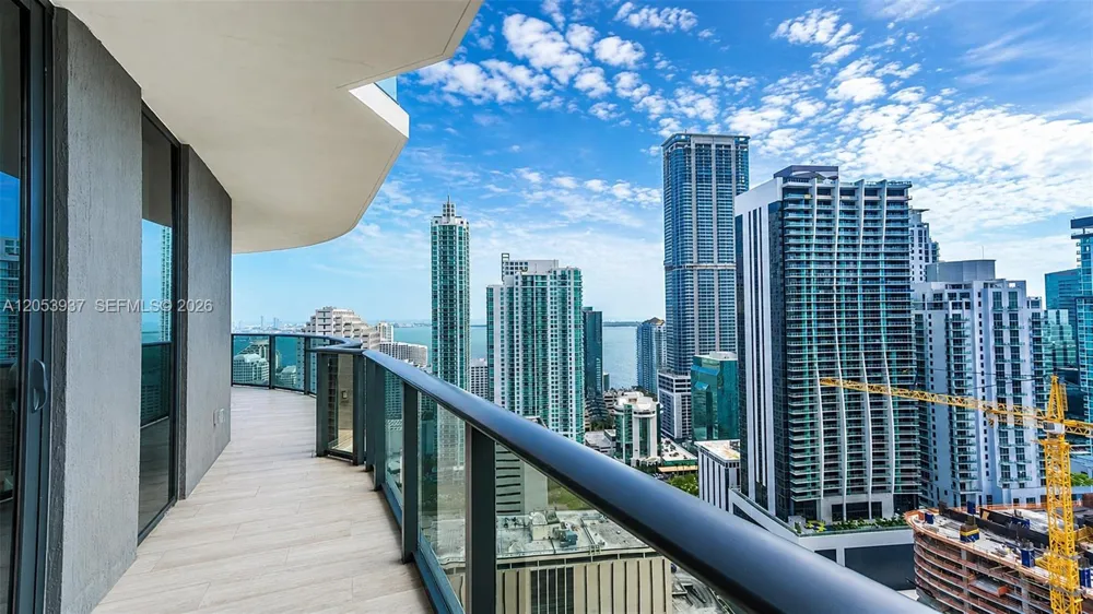 45 SW 9th St #3303 Miami, FL 33130
