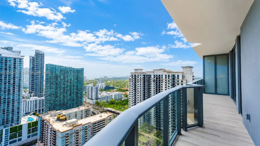 45 SW 9th St #3303 Miami, FL 33130