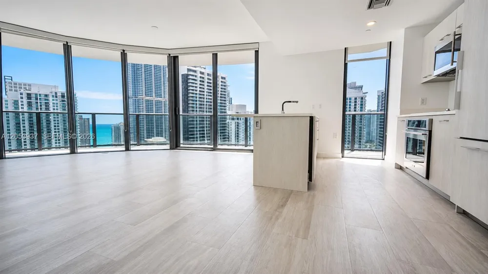 45 SW 9th St #3303 Miami, FL 33130
