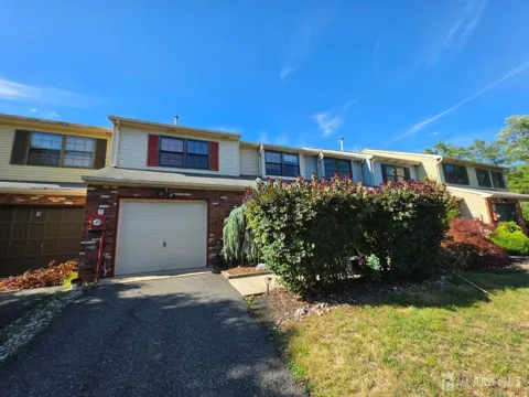11 Walton Court