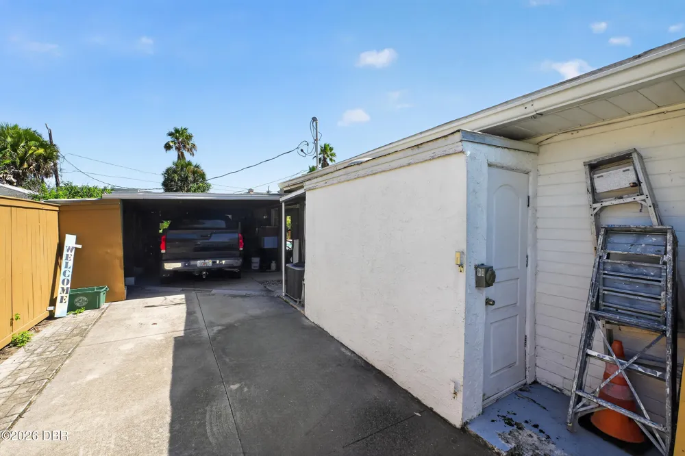 2525 Coral Way W #1 Daytona Beach Shores, FL 32118