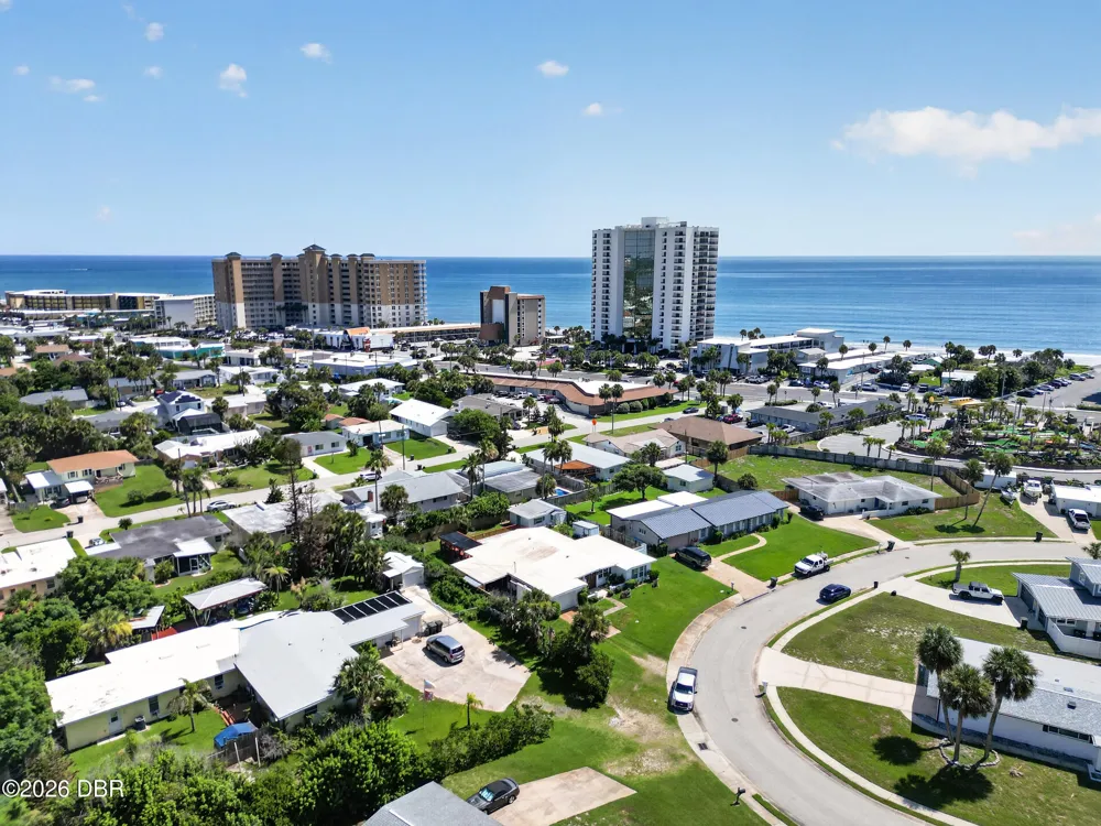 2525 Coral Way W #1 Daytona Beach Shores, FL 32118