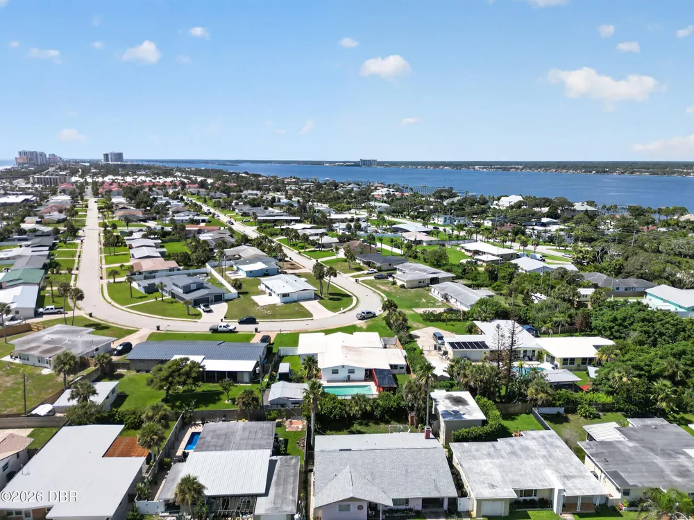 2525 Coral Way W #1 Daytona Beach Shores, FL 32118