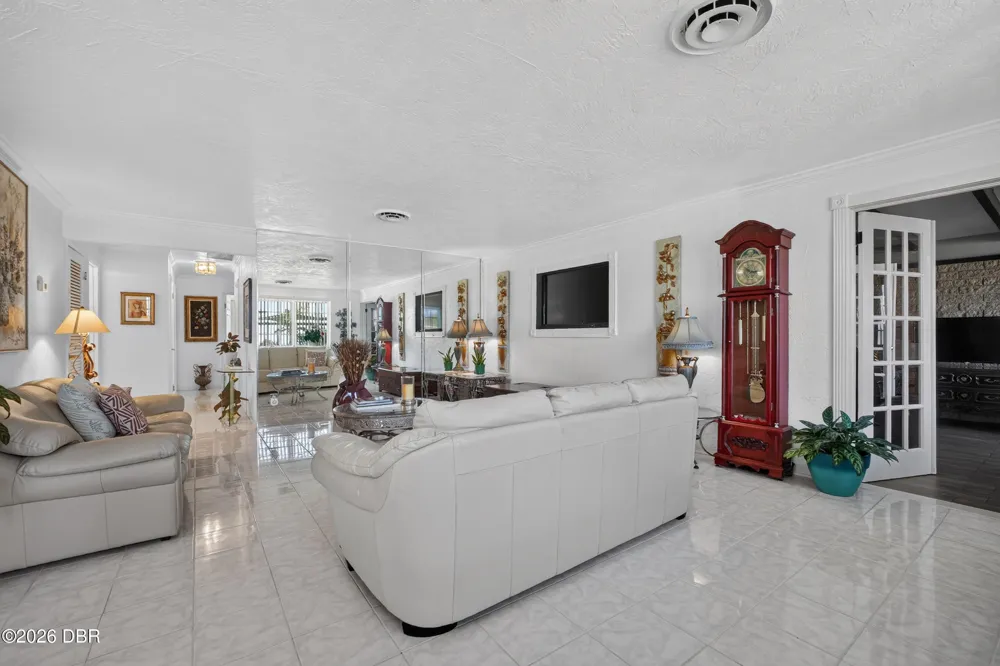 2525 Coral Way W #1 Daytona Beach Shores, FL 32118