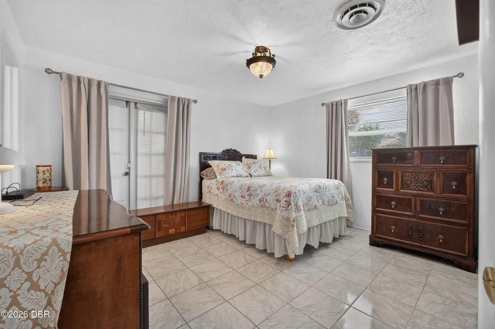 2525 Coral Way W #1 Daytona Beach Shores, FL 32118
