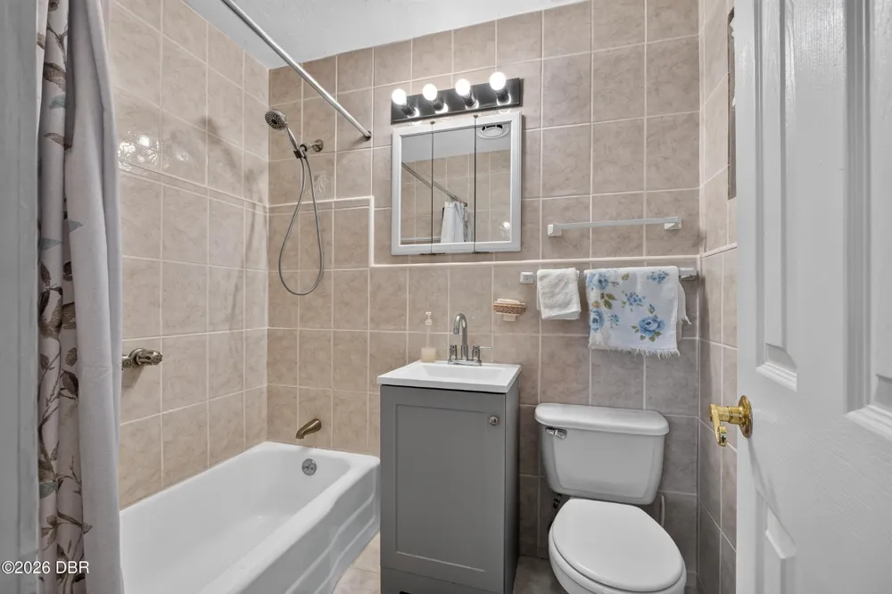 2525 Coral Way W #1 Daytona Beach Shores, FL 32118
