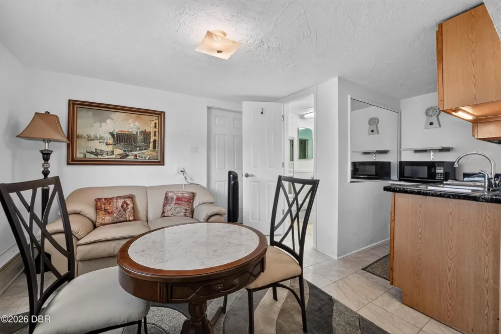 2525 Coral Way W #1 Daytona Beach Shores, FL 32118