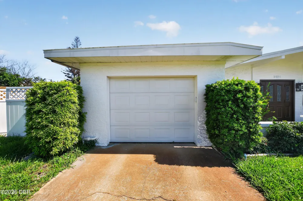 2525 Coral Way W #1 Daytona Beach Shores, FL 32118