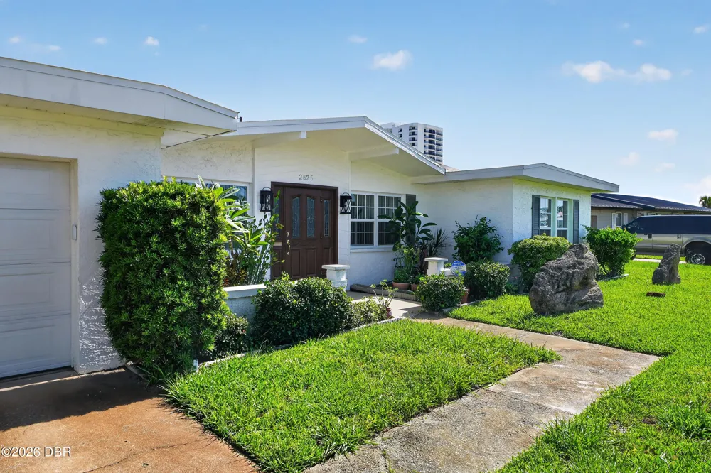 2525 Coral Way W #1 Daytona Beach Shores, FL 32118