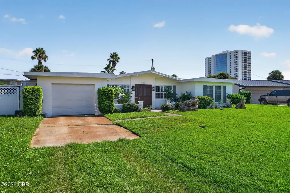 2525 Coral Way W #1 Daytona Beach Shores, FL 32118