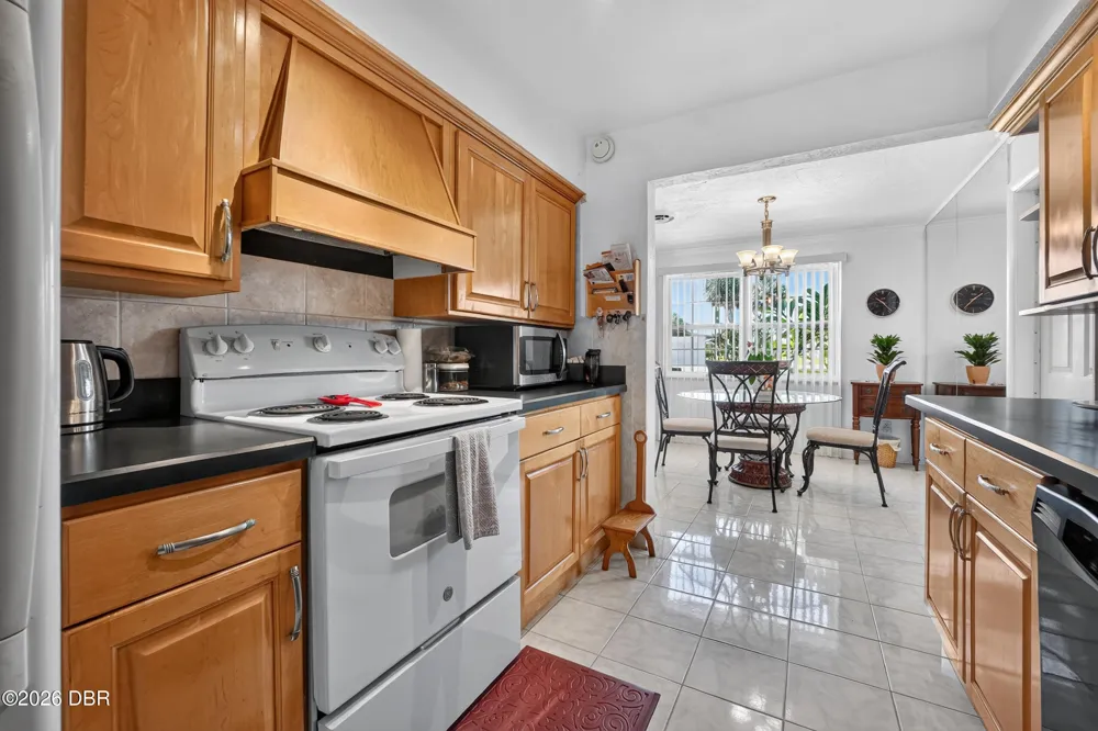 2525 Coral Way W #1 Daytona Beach Shores, FL 32118