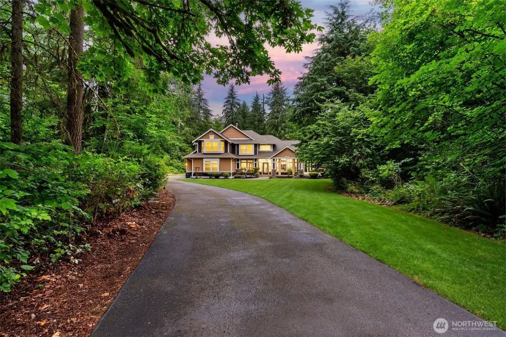 24984 SE 367th Way Enumclaw, WA 98022