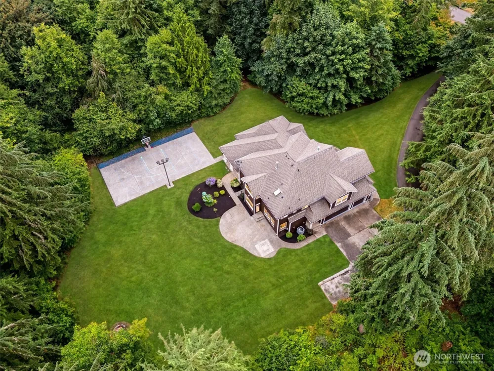 24984 SE 367th Way Enumclaw, WA 98022
