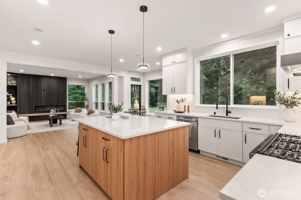 24984 SE 367th Way Enumclaw, WA 98022