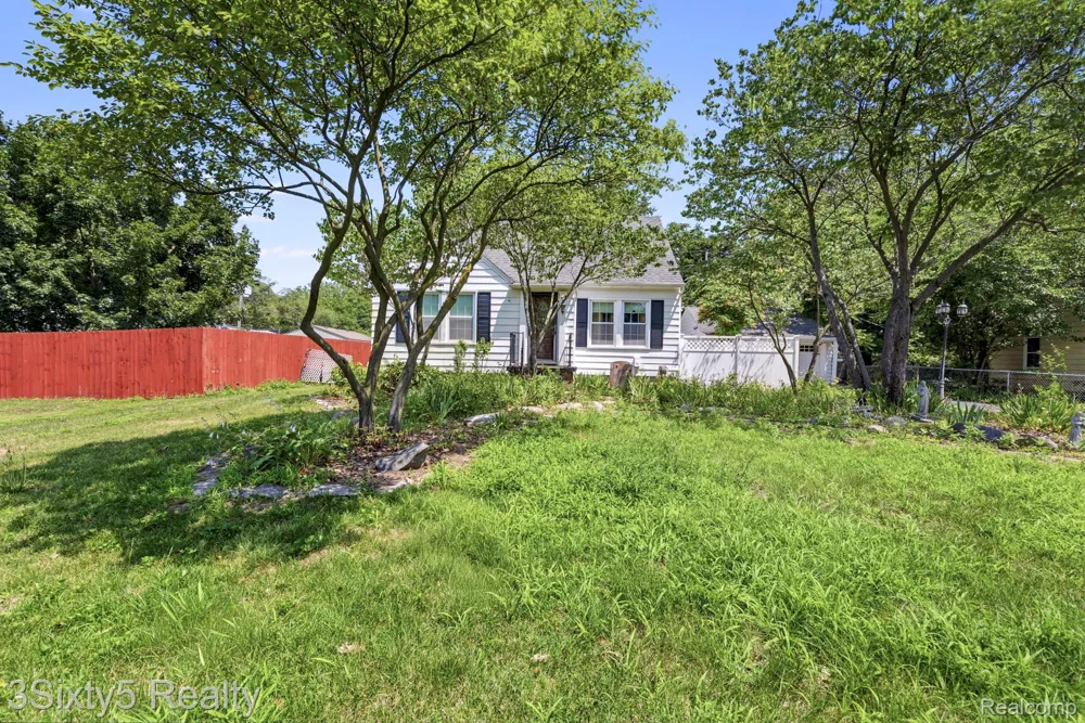 13599 S Huron River Drive Romulus City, MI 48174