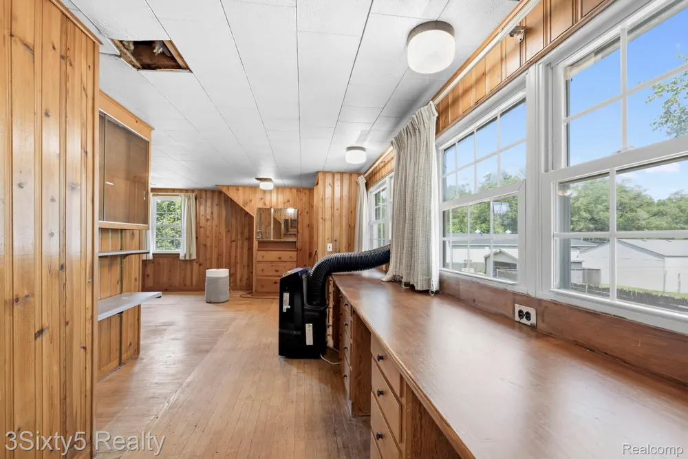 13599 S Huron River Drive Romulus City, MI 48174