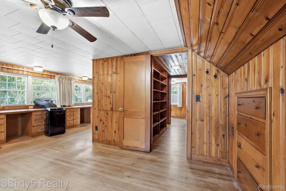 13599 S Huron River Drive Romulus City, MI 48174