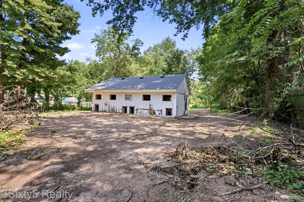 13599 S Huron River Drive Romulus City, MI 48174