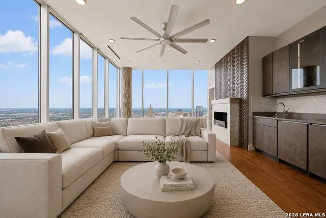 610 E Market St #3001 San Antonio, TX 78205