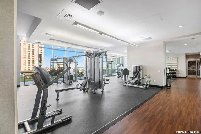 610 E Market St #3001 San Antonio, TX 78205
