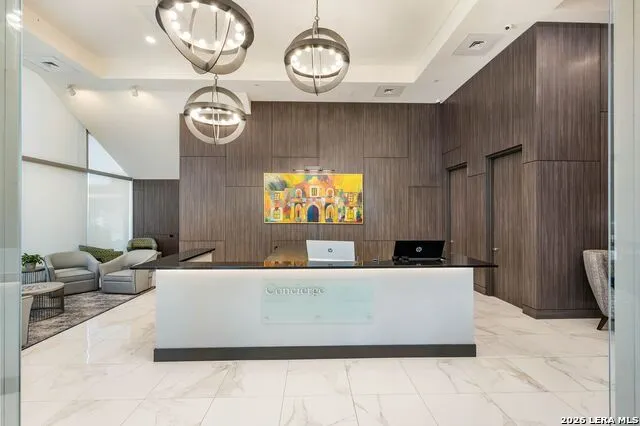 610 E Market St #3001 San Antonio, TX 78205