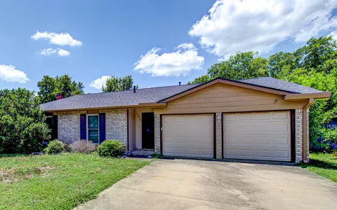 1711 Cricket Hollow Drive