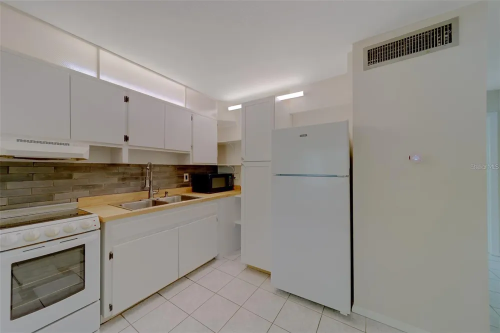 2500 HARN BOULEVARD #F12 Clearwater, FL 33764