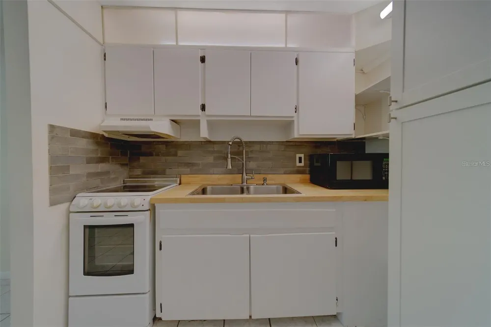 2500 HARN BOULEVARD #F12 Clearwater, FL 33764