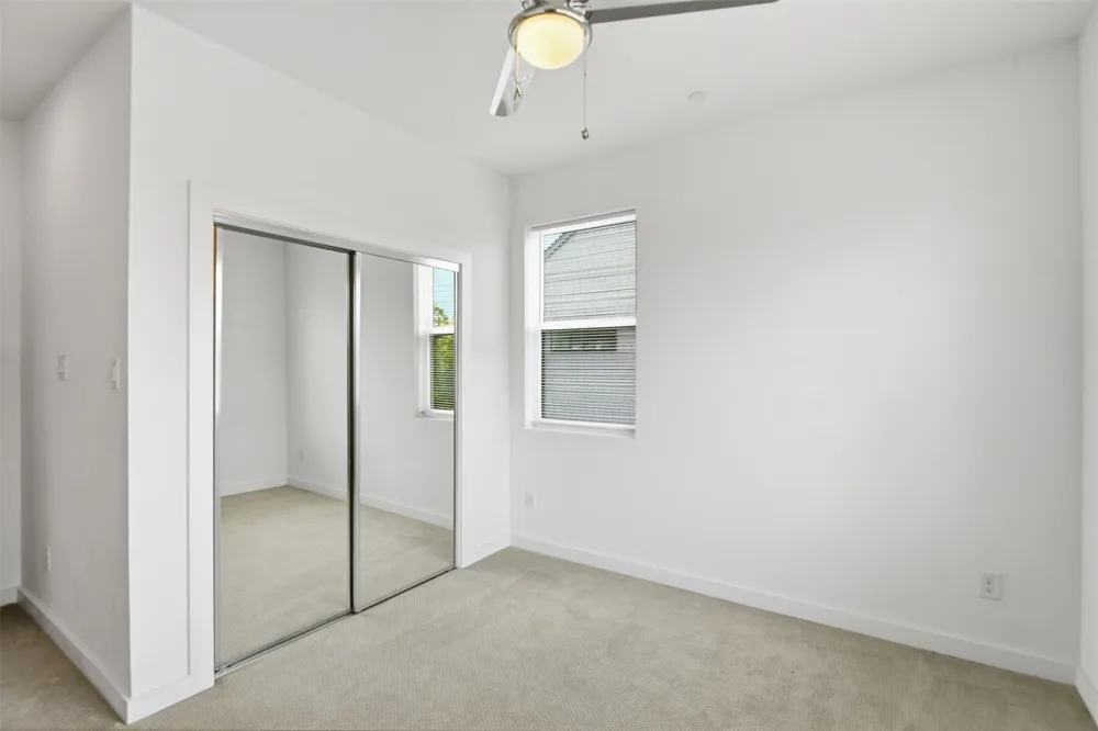 427 W 10th Street #101 Dallas, TX 75208