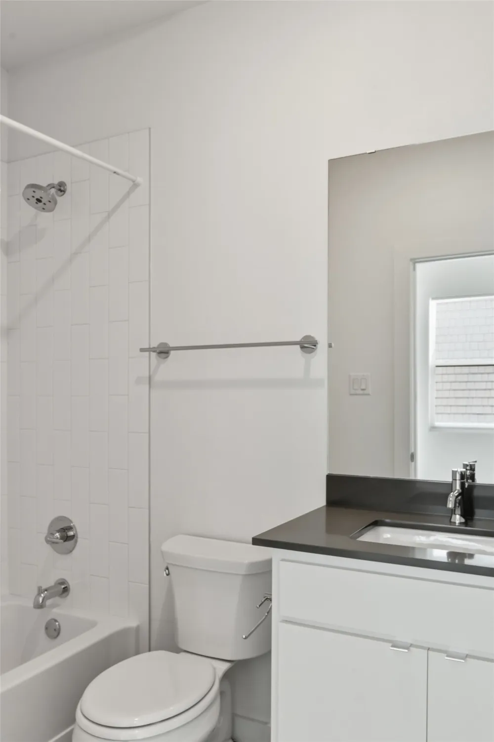 427 W 10th Street #101 Dallas, TX 75208