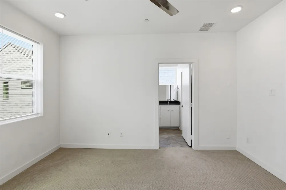 427 W 10th Street #101 Dallas, TX 75208