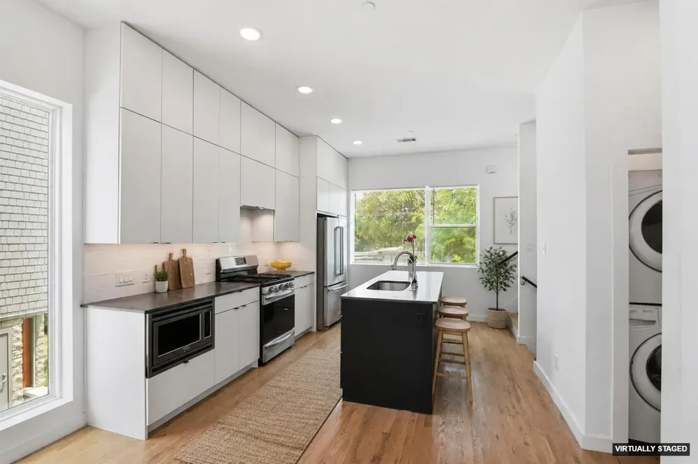 427 W 10th Street #101 Dallas, TX 75208