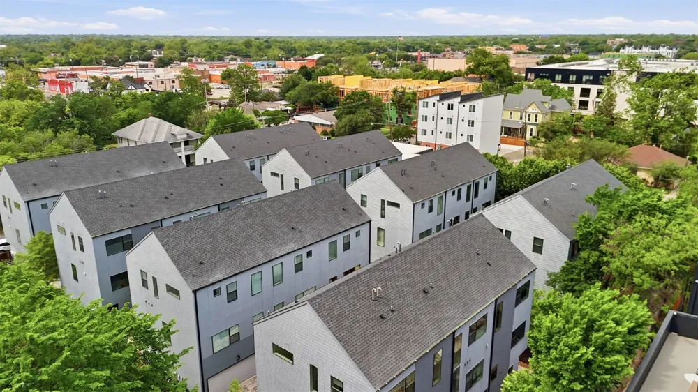 427 W 10th Street #101 Dallas, TX 75208