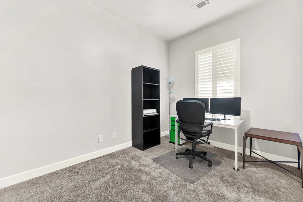 5015 Meridian Lane #2101 Addison, TX 75001